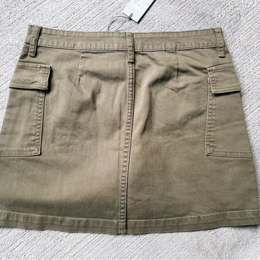 Mini Skirt - Picture 2 of 4